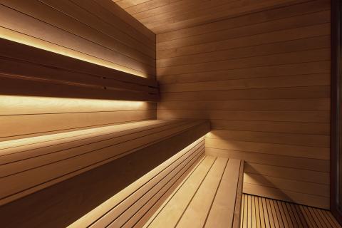SaunaLife-outdoor-sauna-G7-interior-benches